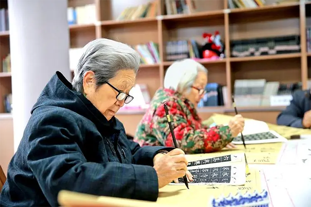 指导老年人家庭共同维护老年人心理健康（维护与促进老年人心理健康的措施）